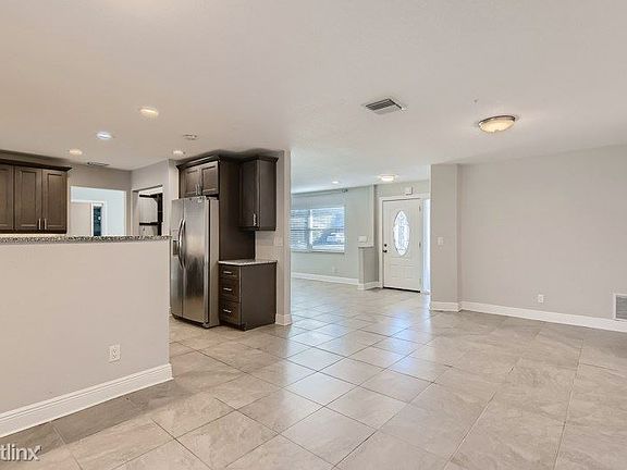 4th image of 14994 Cromwell Dr