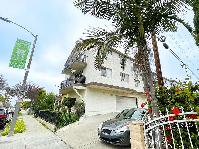 329 W 14th St #G — Photo 2