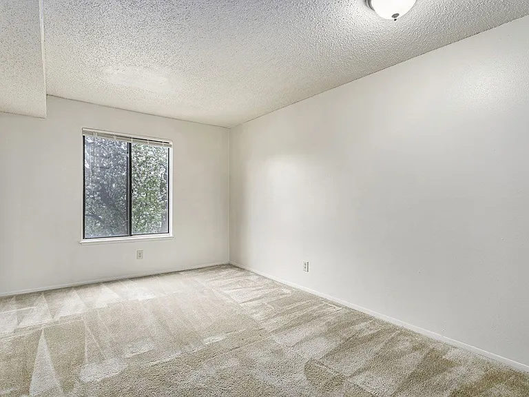 West Wind Apartments — Photo 57