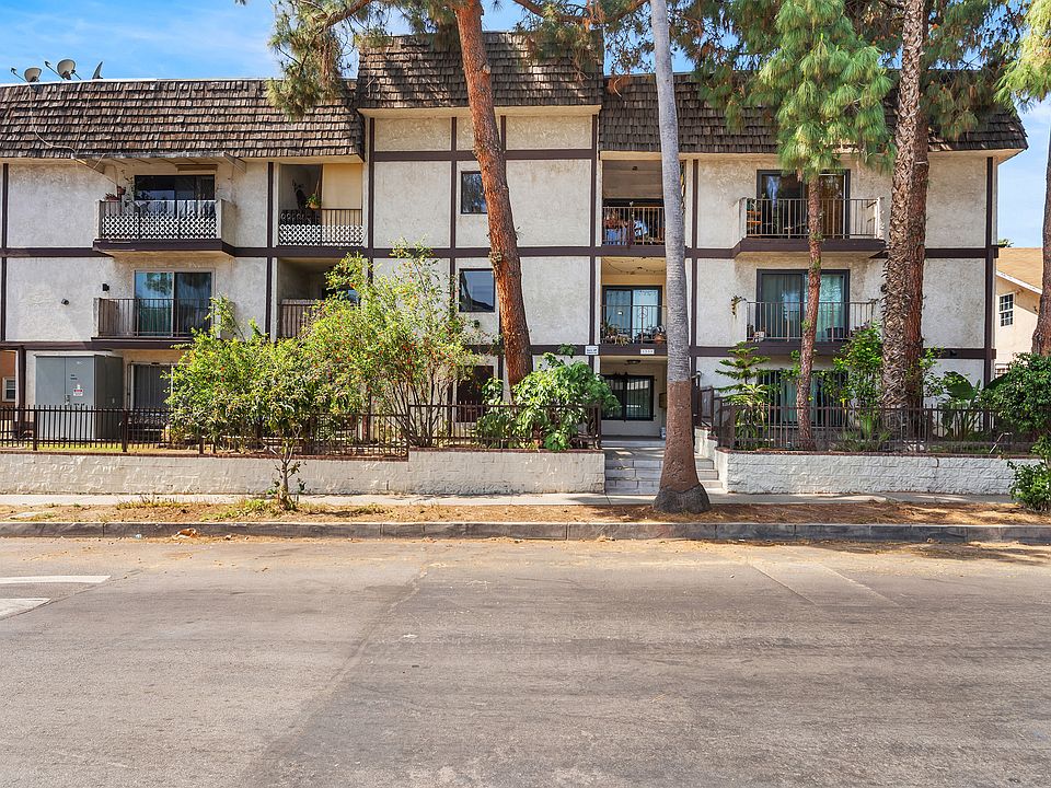 1st image of 1559 Winona Blvd #D-3