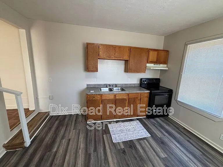829 Maple Ave #3 — Photo 9