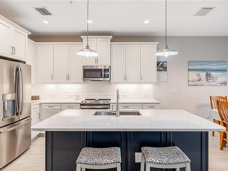 2555 Seychelles Dr #406 — Photo 18