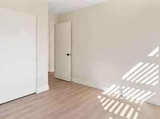 8 Renmark Ct, Gaithersburg, MD 20878