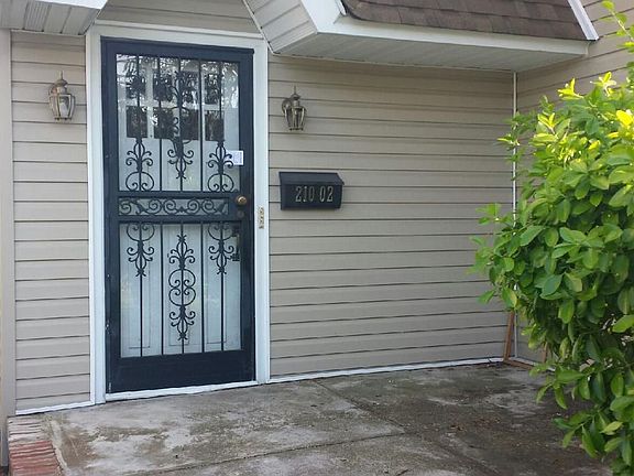 3rd image of 21002 Hollis Ave