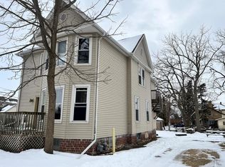 109 4th St, Beaver Dam, WI 53916