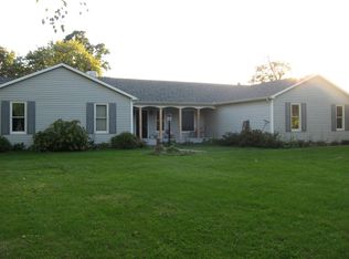 139 Woodlake Rd, Seymour, IL 61875