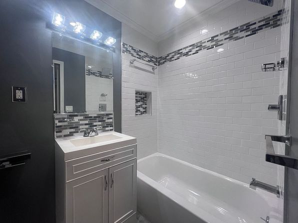 204 Chatham Dr, Holly Springs, MS 38635