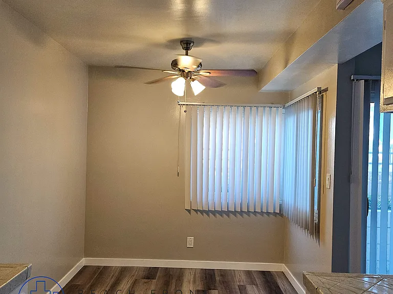 912 E La Palma — Photo 8
