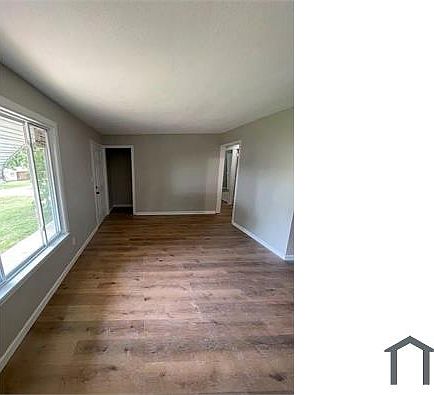 5th image of 720 E 258th St