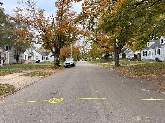 4th image of 1424 Shaftesbury Rd