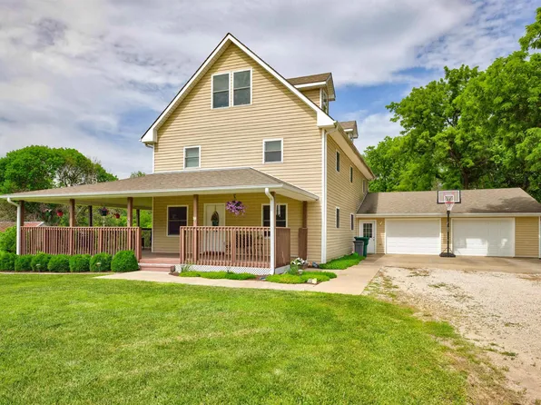 203 Shuman St, Circleville, KS 66416