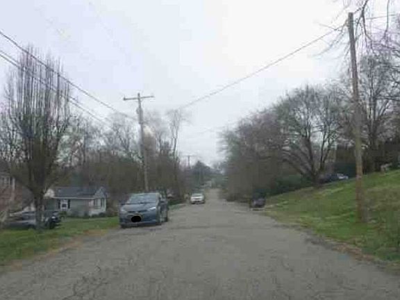 Exterior Neighborhood (street photo)