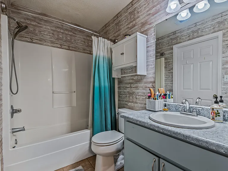 4112 Castellan Dr — Photo 32