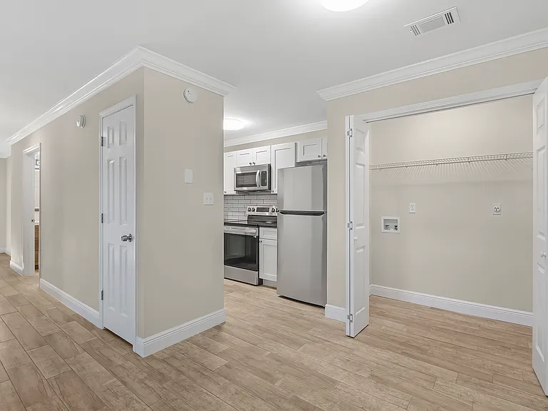 Robertsdale Village Apartments — Photo 64