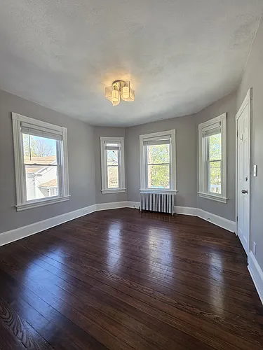  61 Magnolia St 2ndflr 2b/1b Updated! 1catok Laundry! Prkg Storage! Photo 1
