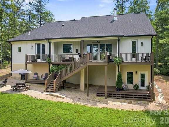 4th image of 217 Sycamore Dr