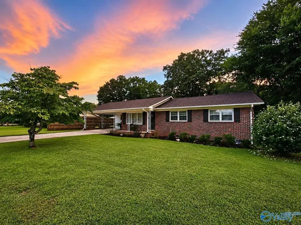 1216 Conger Rd, Anniston, AL 36207