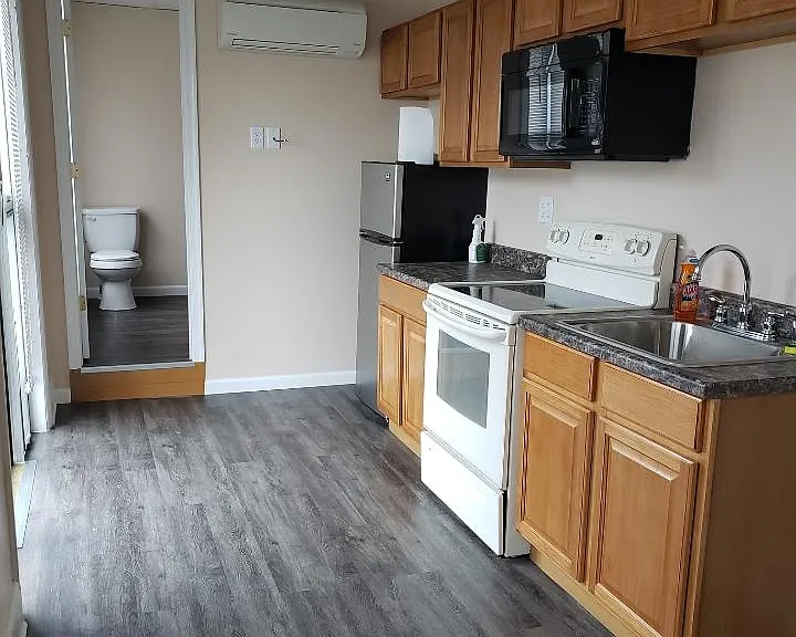 326 Broad St #1 — Photo 5