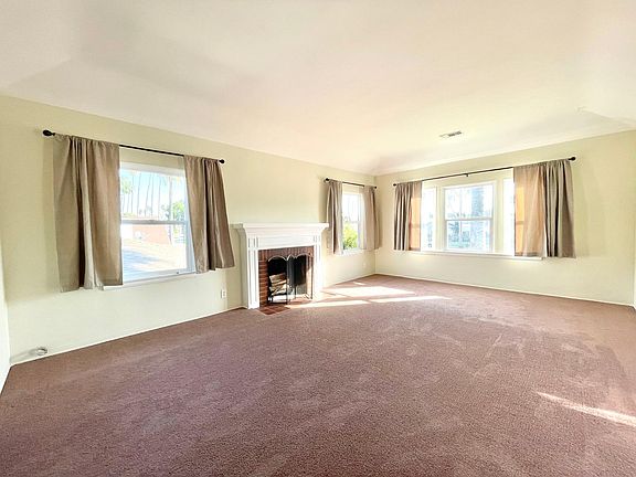 3rd image of 679 W Glenoaks Blvd