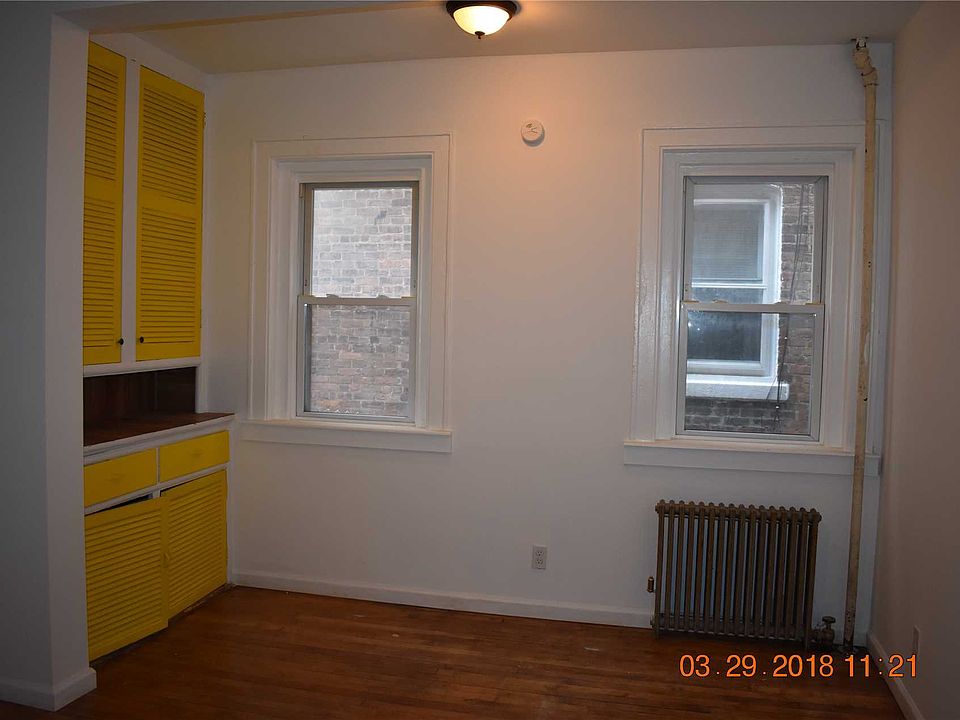 1st image of 11239 15th Ave #1