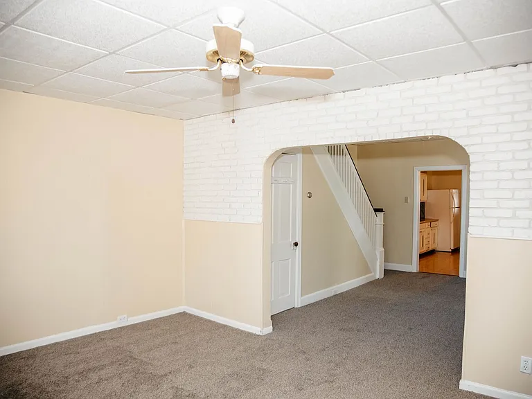 327 Spruce St — Photo 10
