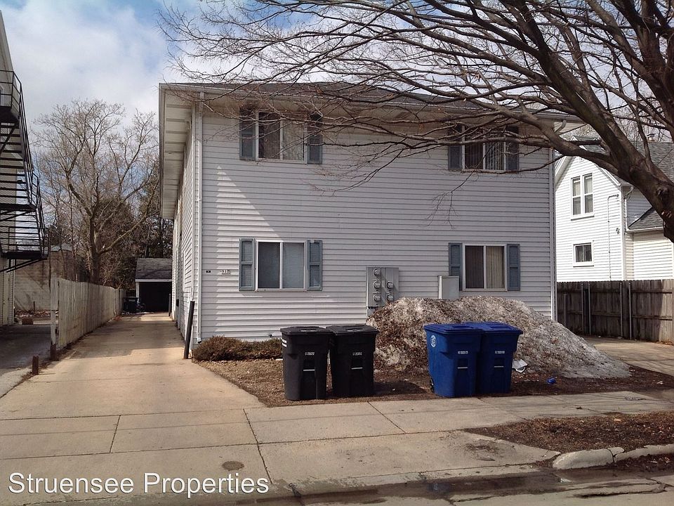 2nd image of 917 Wisconsin St APT D