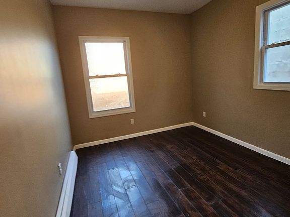 4th image of 622 Bramhall Ave #1
