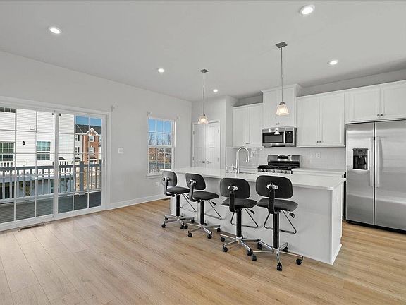 5th image of 10302 Heritage Trail Ct