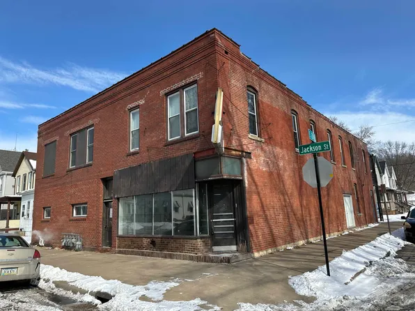 2700 Jackson, Dubuque, IA 52001