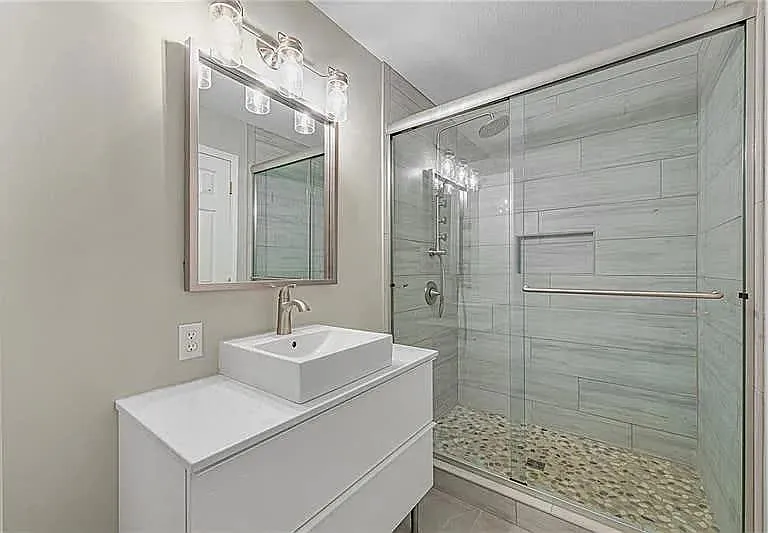 633 Eagle Pointe Dr #633 — Photo 14