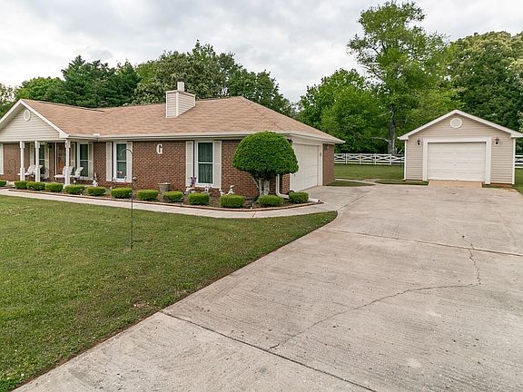 2nd image of 101 Catina Dr