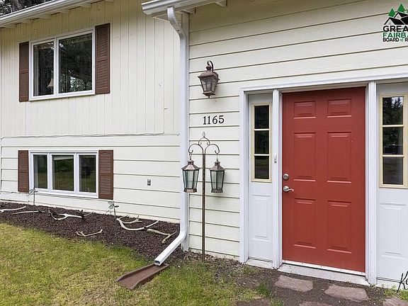 3rd image of 1165 Lake Dr
