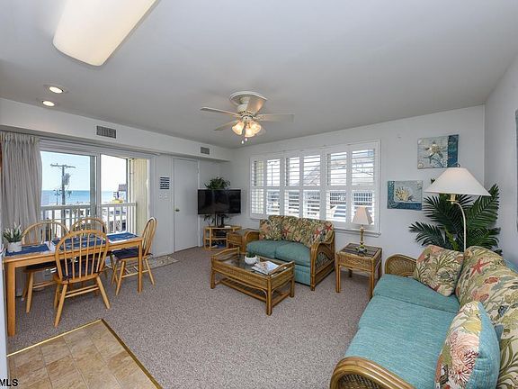 2nd image of 875 Plymouth Pl #19