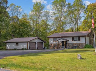 769 Christenson Rd, Deer Lodge, TN 37726