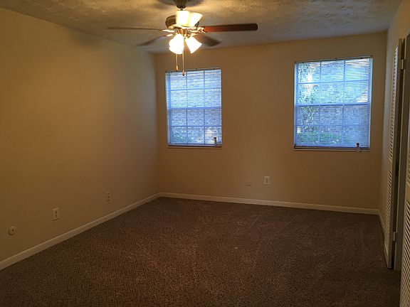 Huge 14'4'' X 13'9'' Square foot room