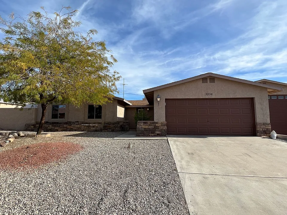 3236 Silversmith Dr
