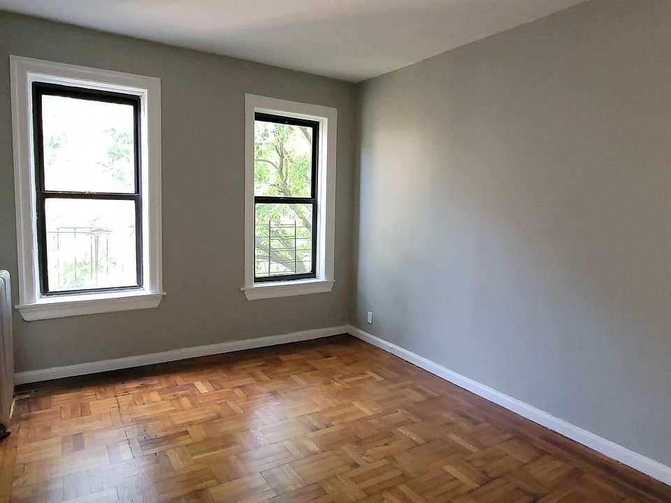 1st image of 2322 Loring Pl N #5DR