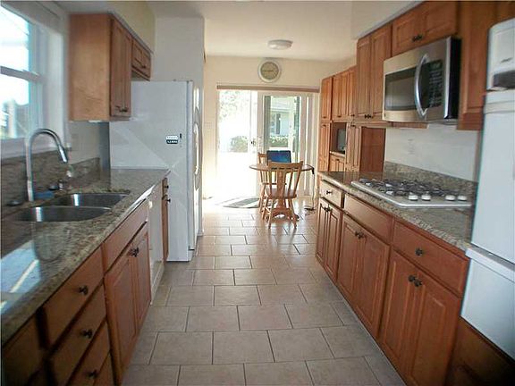 2nd image of 2318 Conway Blvd
