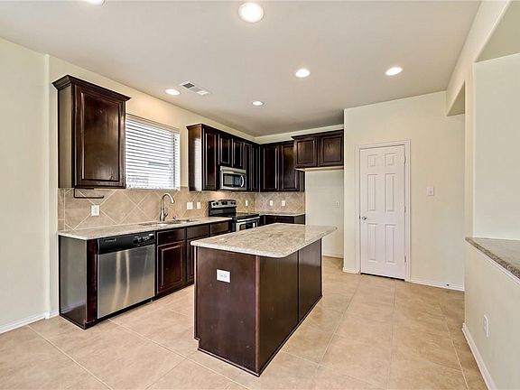 5th image of 1808 Willard Dr