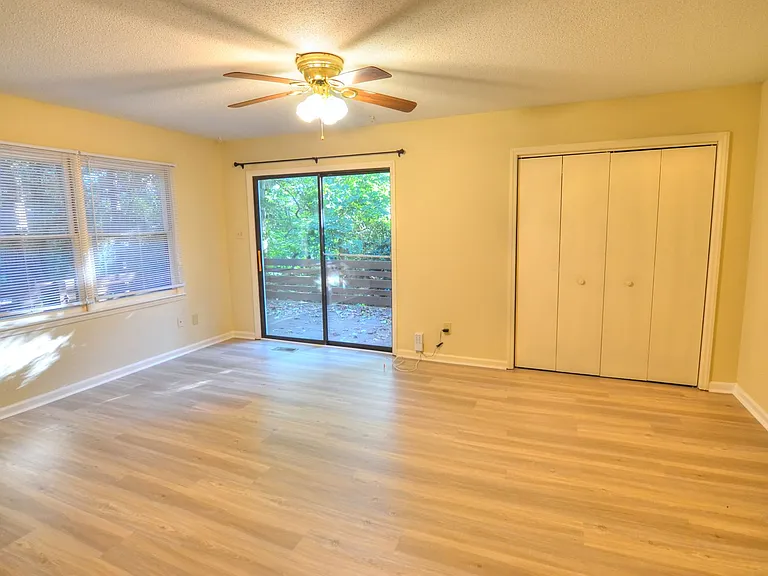 110 S Peak Dr — Photo 4