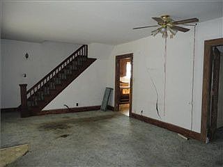 5th image of 277 E Main St
