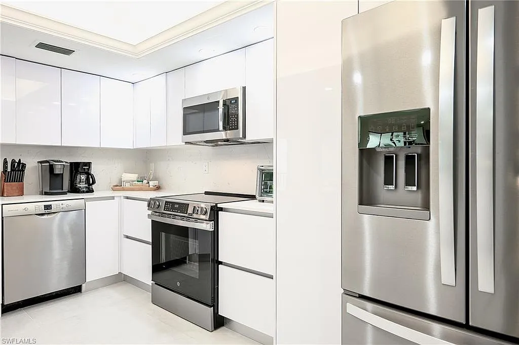 3 bed, 2.0 bath, 1450 sqft, $7,500 — Photo 4