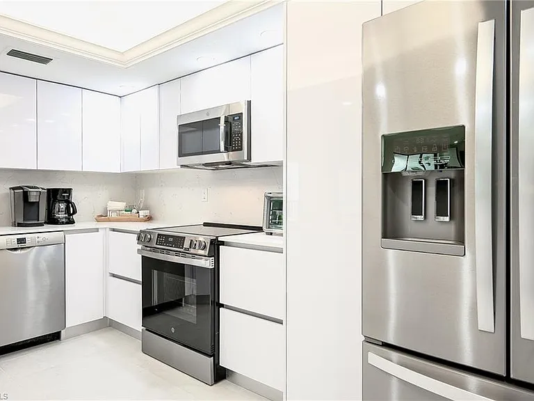 592 Beachwalk Cir #N-202 — Photo 4