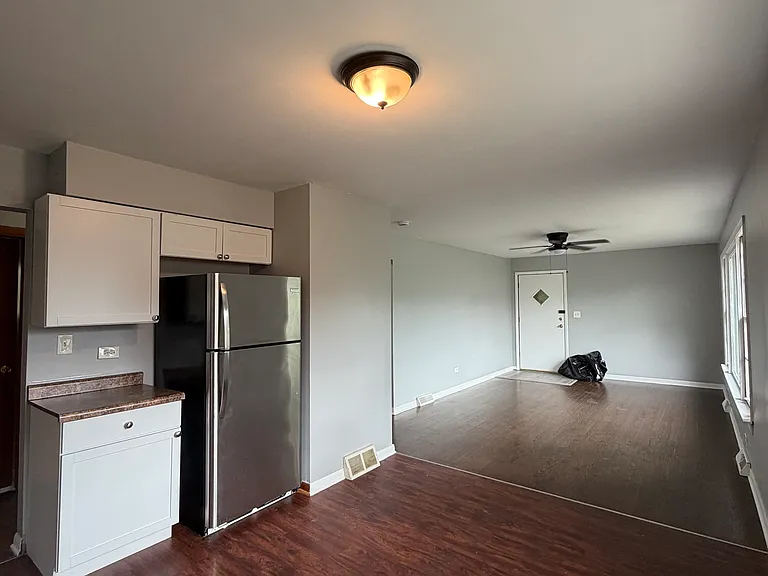 7800 Banks St #1R — Photo 4