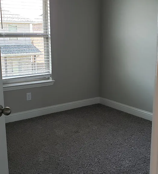 4927 Sanger Circle Dr — Photo 16
