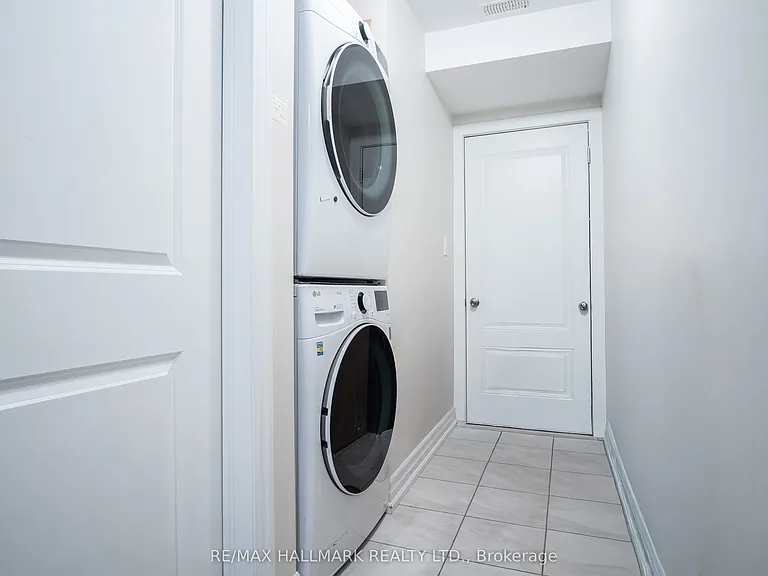 35 Roberta Dr #2 — Photo 8