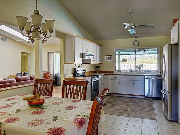 4th image of 2086 NE Ocapi Ct