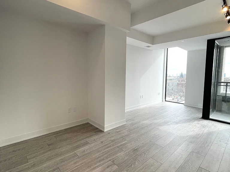 758 Dovercourt Rd #607 — Photo 6