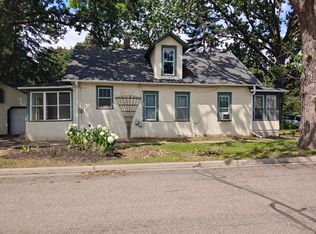 2160 8th St, White Bear Lake, MN 55110