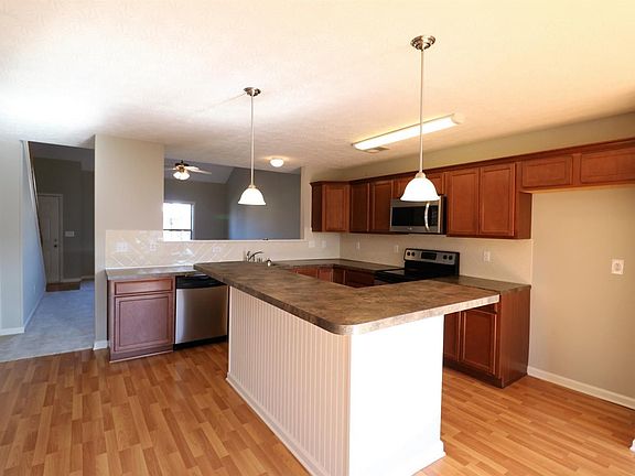 5th image of 2481 Rockaway Pl